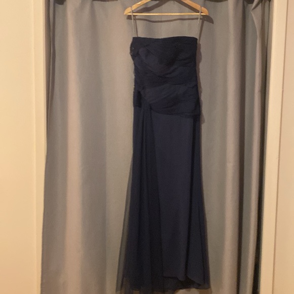 Authentic Vera Wang gown size 8 - Picture 7 of 8